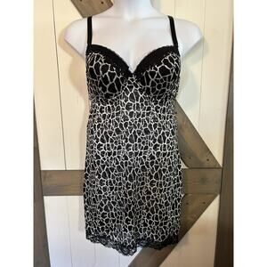 Torrid Animal Print Slip Black White Size 3X 3 22/24 NWT